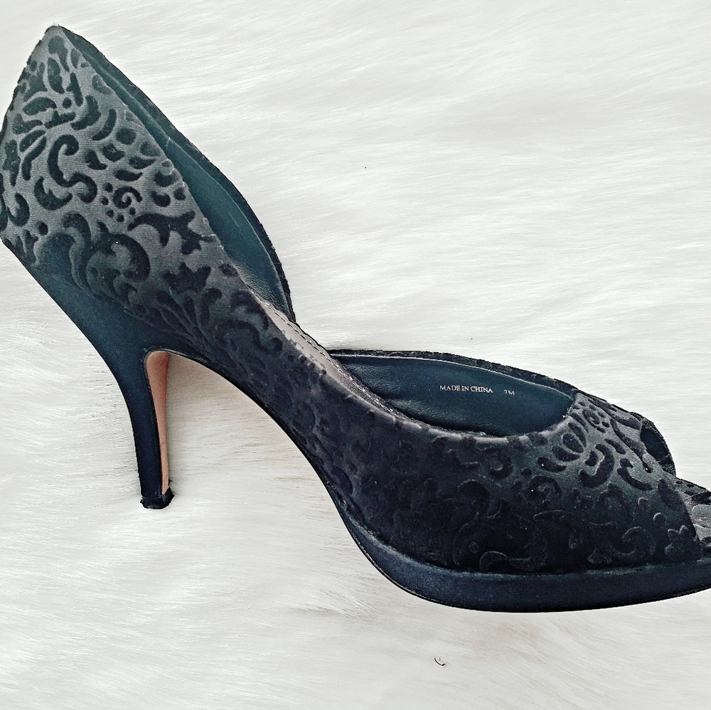 WHBM VTG Vibes Black Velvet Laser Cut peep toe stilletos 7.5